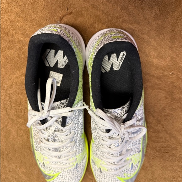 Nike Mercurial White and Lime Green Shoes - Picture 4 of 5